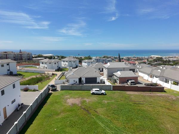 676 m² Land