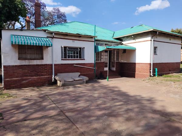 15 Bedroom House