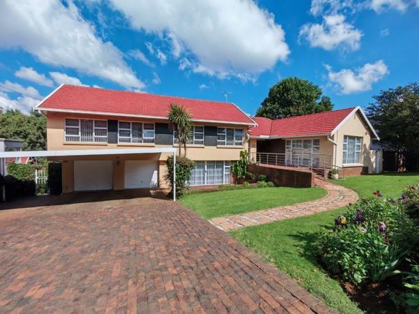 6 Bedroom House