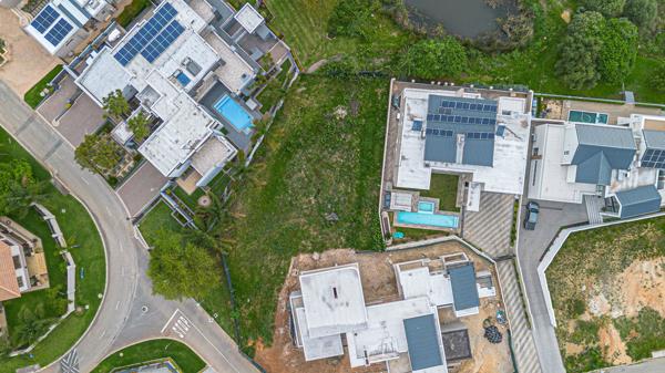 837 m² Land