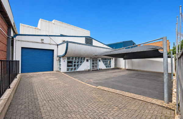 1 100 m² Industrial space