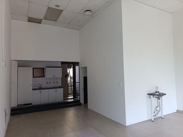 61 m² Retail Space