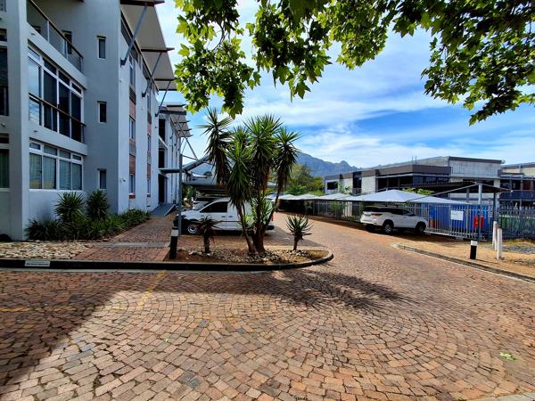 221 m² Commercial space