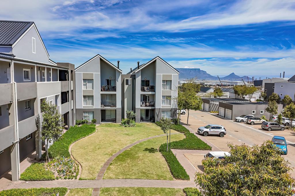 2 Bedroom Apartment in Burgundy Estate
