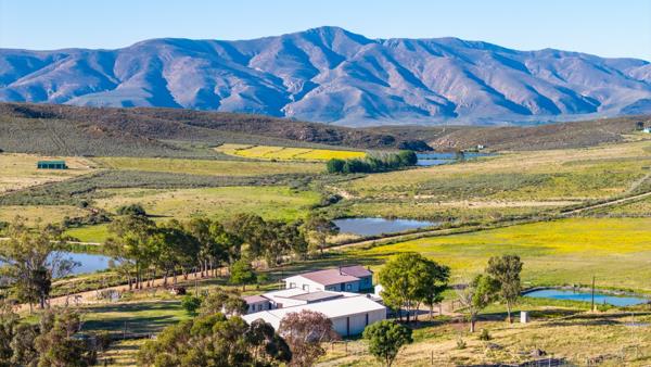1 250 ha Commercial Farm