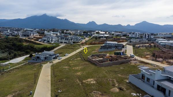 325 m² Land