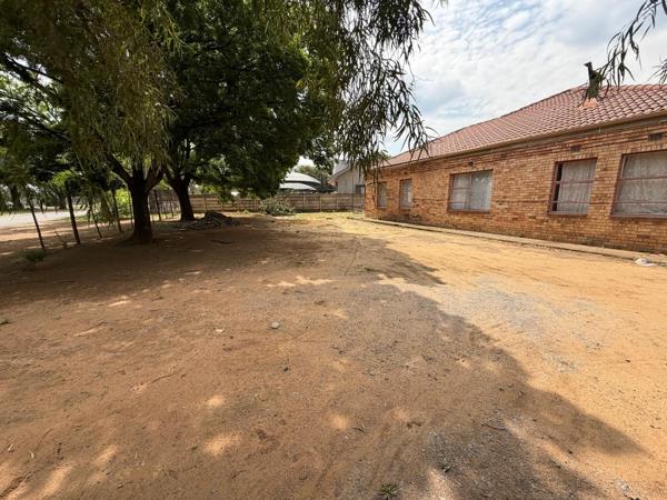 2 000 m² Land
