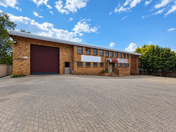 1 400 m² Industrial space