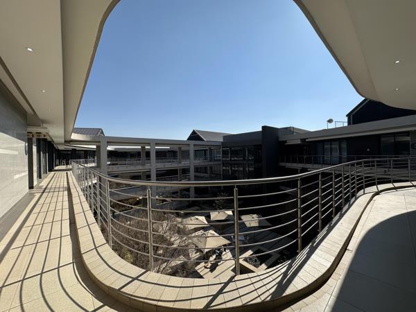 311.7 m² Commercial space