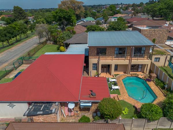 6 Bedroom House