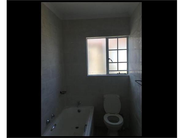 2 Bedroom Apartment to rent in Noordwyk | RR4801228 | Private Property