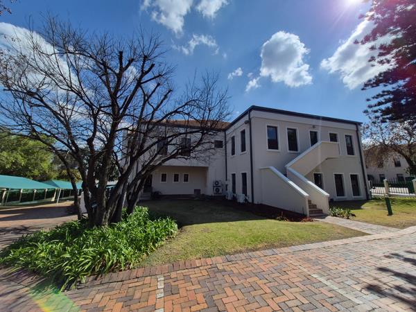904 m² Commercial space