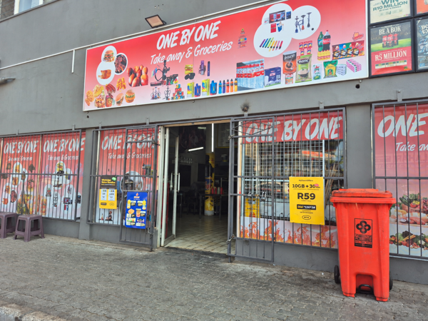 1 400 m² Commercial space