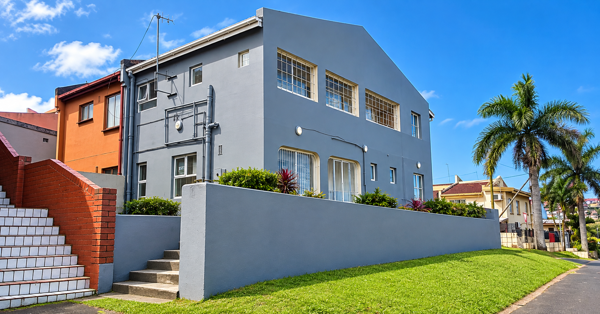 6 Bedroom House