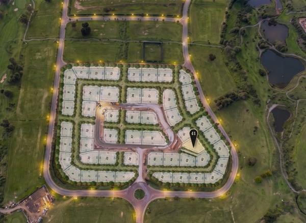 601 m² Land