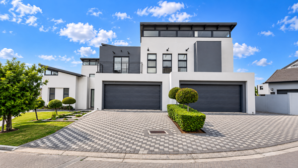 6 Bedroom House