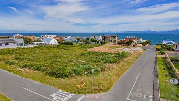 782 m² Land