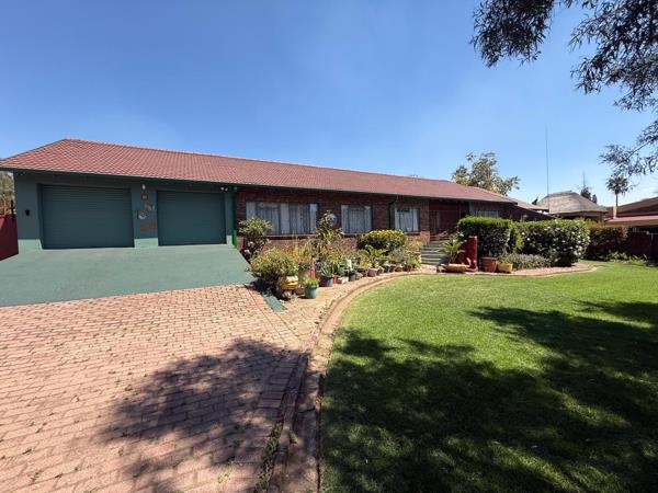 6 Bedroom House