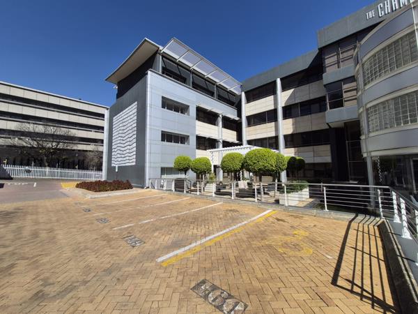 711 m² Commercial space
