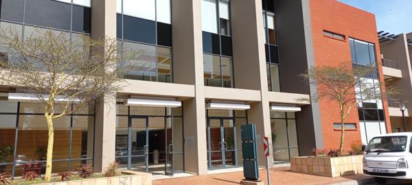 979 m² Commercial space