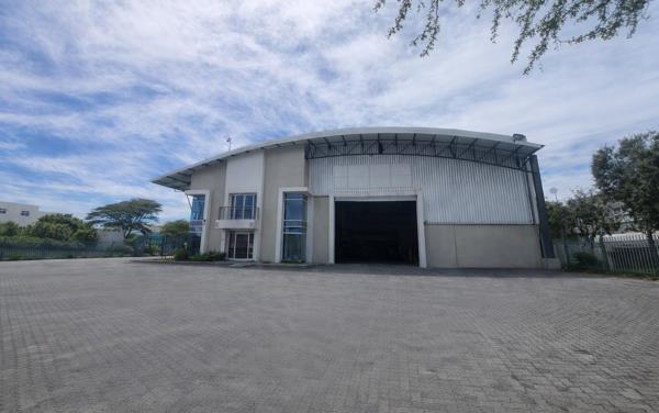 1 700 m² Industrial space