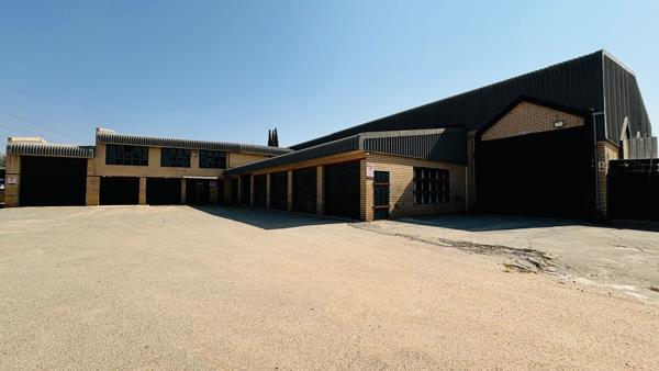1 100 m² Industrial space