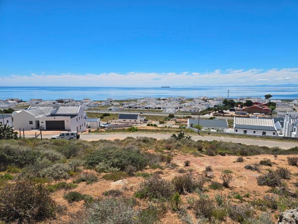 1 933 m² Land