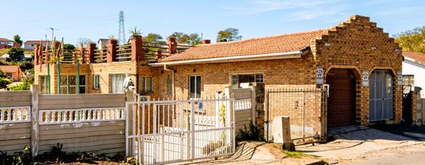 6 Bedroom House