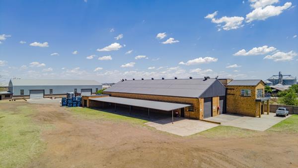 3 700 m² Commercial space