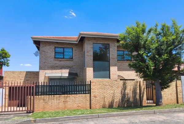 9 Bedroom House