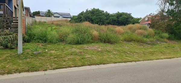 600 m² Land