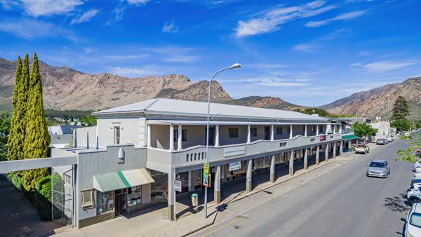 1 196 m² Retail Space