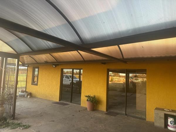2 569 m² Farm