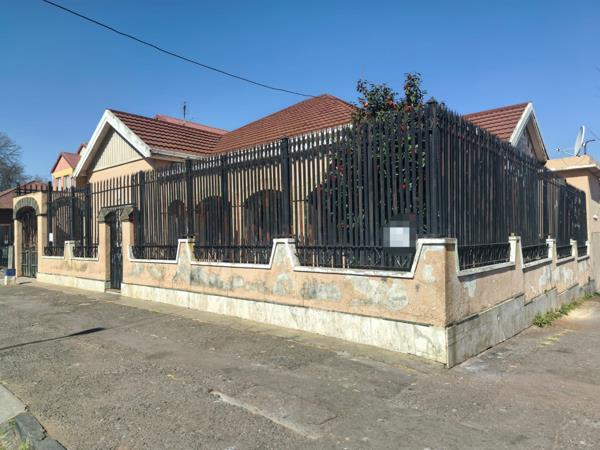 6 Bedroom House