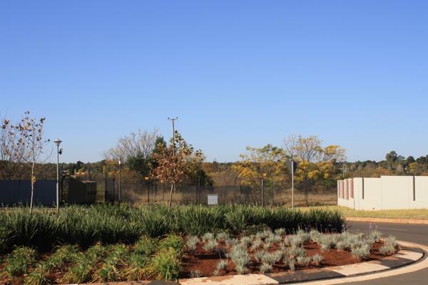 350 m² Land