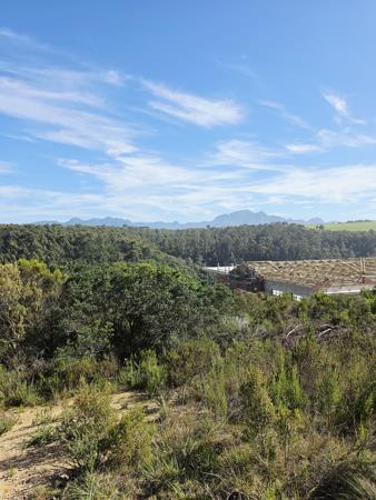1 250 m² Land