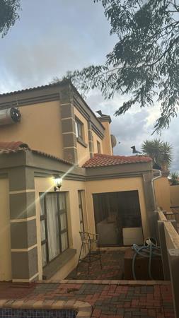 5 Bedroom Townhouse