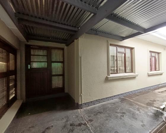 6 Bedroom House