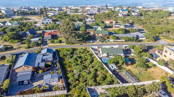 1 169 m² Land