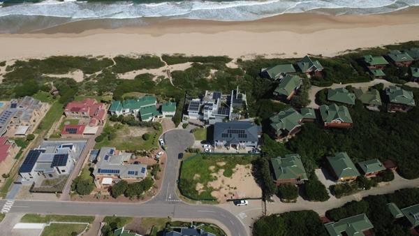 1 017 m² Land