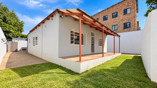 8 Bedroom House