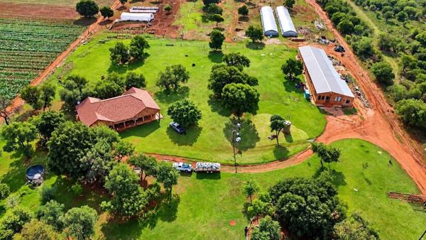 55.7 ha Commercial Farm