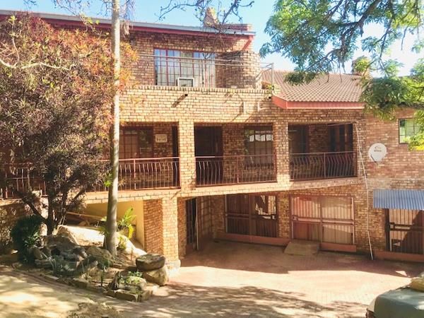 10 Bedroom House