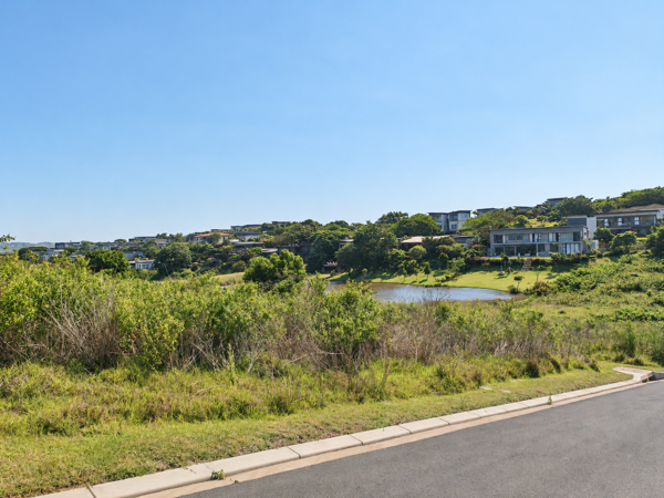 615 m² Land