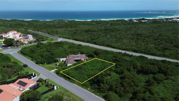 773 m² Land