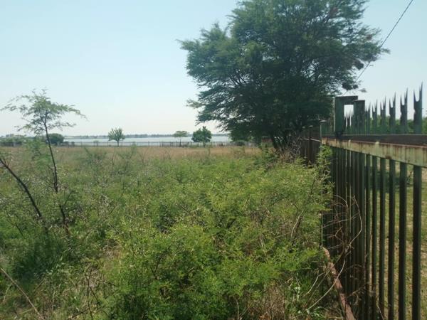 892 m² Land