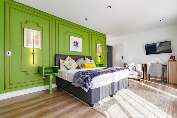 6 Bedroom House