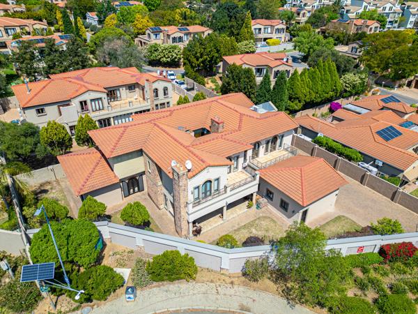6 Bedroom House