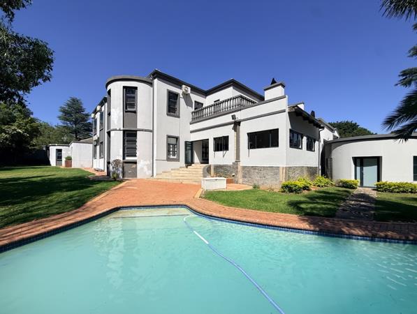 6 Bedroom House