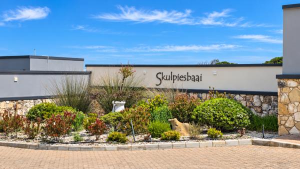 750 m² Land